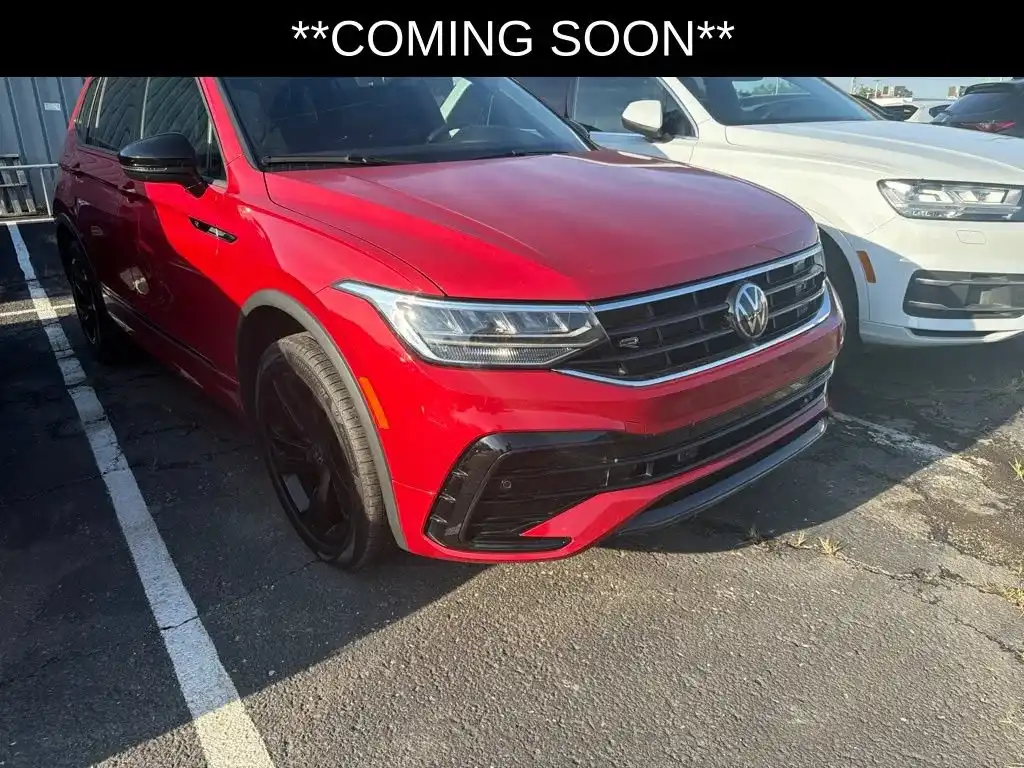 2024 Volkswagen Tiguan 2.0T SE R-Line Black 4Motion's photo