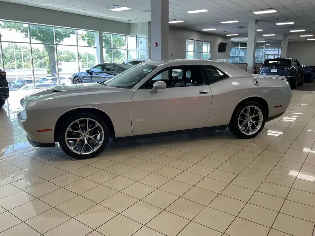 2020 Dodge Challenger SXT Auto photo 4