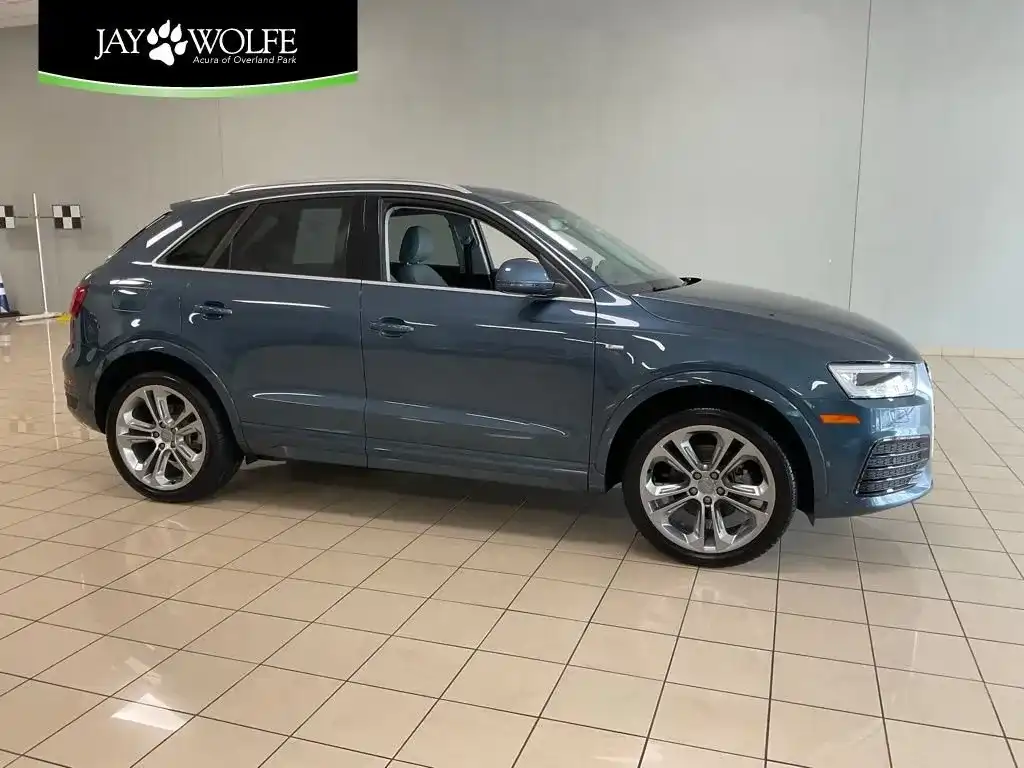 2016 Audi Q3 2.0T quattro tiptronic Prestige's photo