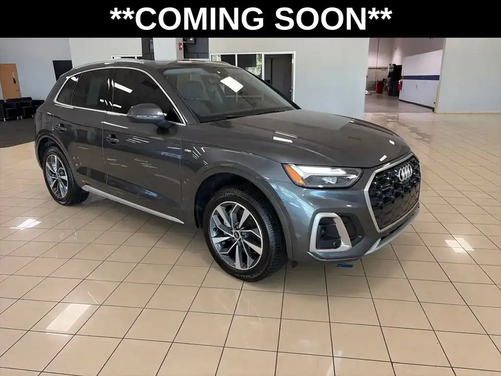 2022 Audi Q5 45 Premium Plus's photo