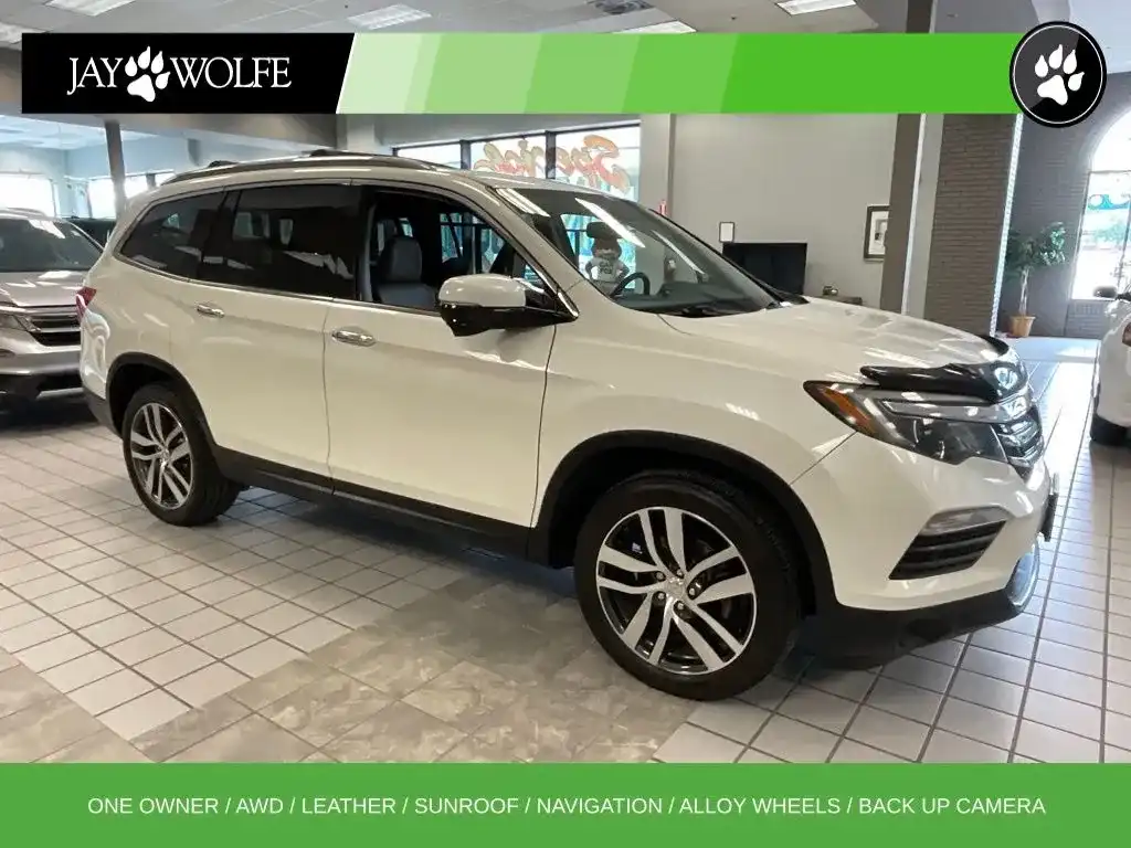 2017 Honda Pilot 4WD Touring's photo