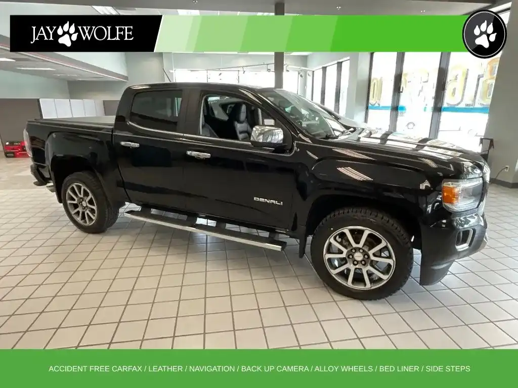 2020 GMC Canyon 4WD Denali Crew Cab Short Box's photo