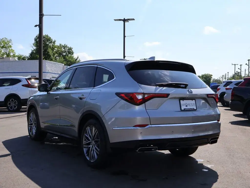 2024 Acura MDX SH-AWD Advance Package photo 5