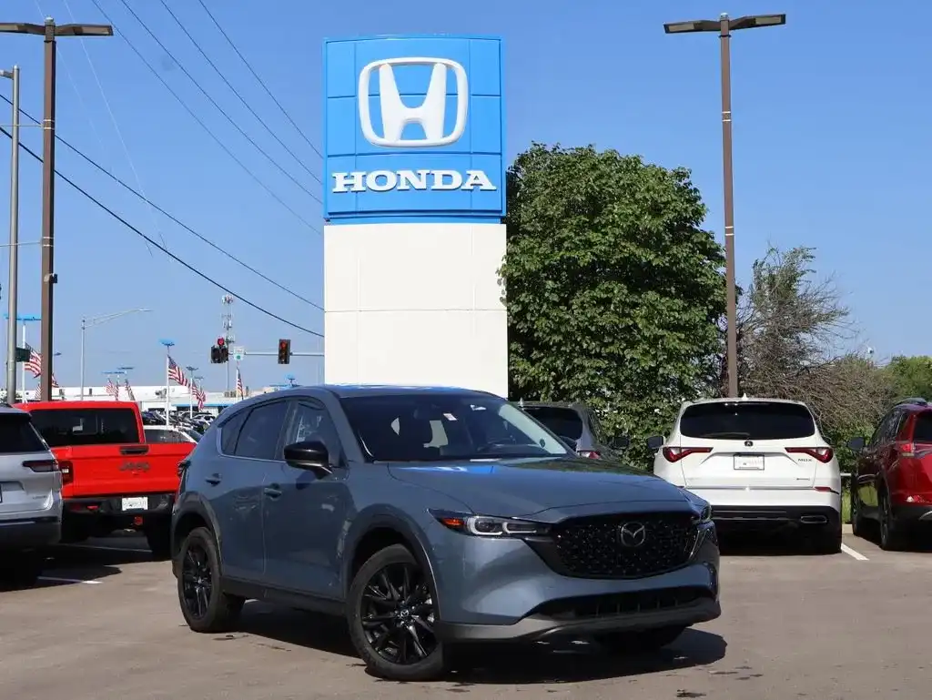 2025 Mazda CX-5 S Carbon Edition Auto AWD's photo
