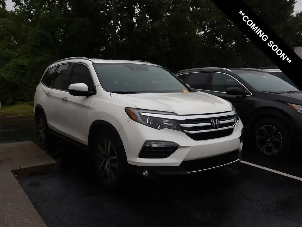 2017 Honda Pilot 4WD Elite's photo