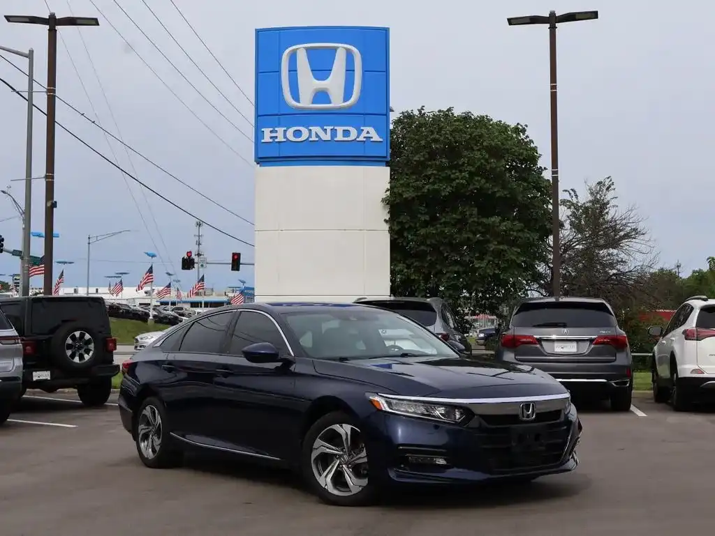 2018 Honda Accord 2.0T EX-L Auto's photo