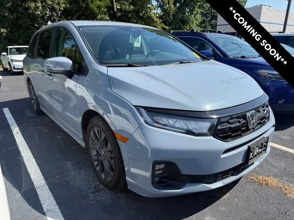 2025 Honda Odyssey Touring's photo