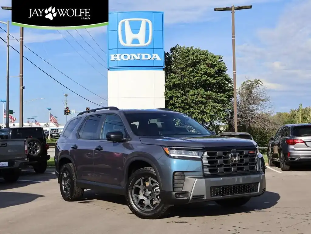 2026 Honda Pilot TrailSport AWD's photo