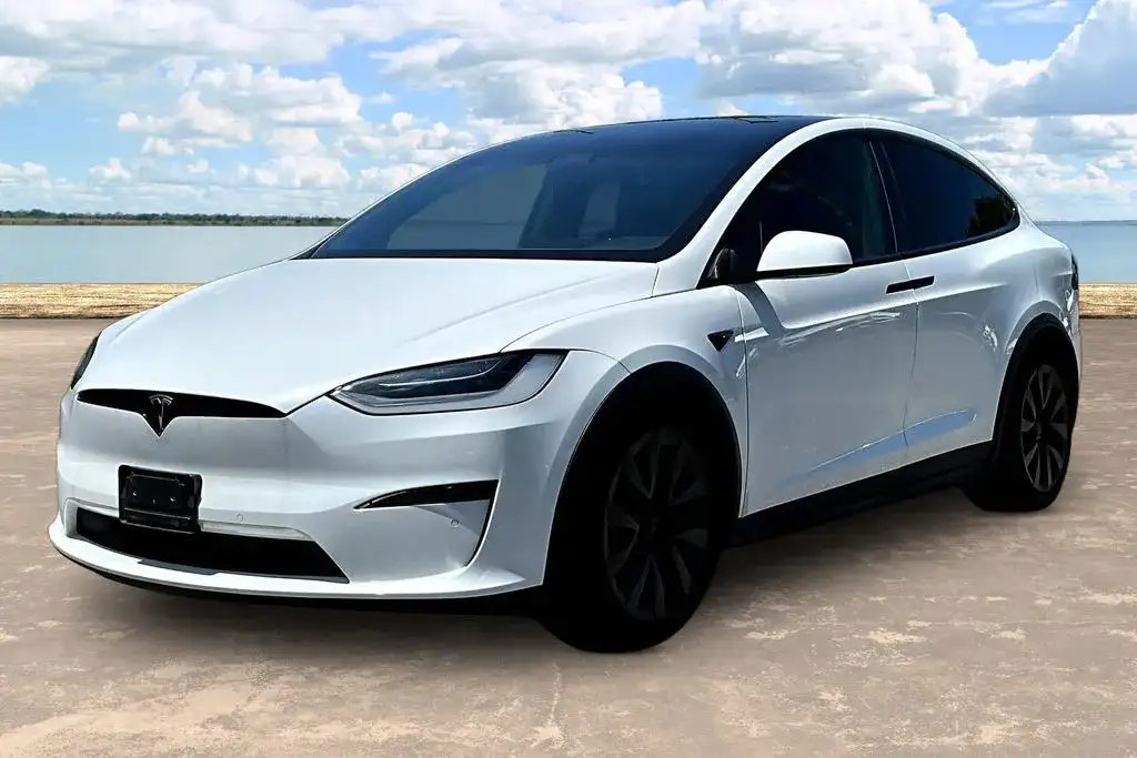 2022 Tesla Model X Plaid's photo
