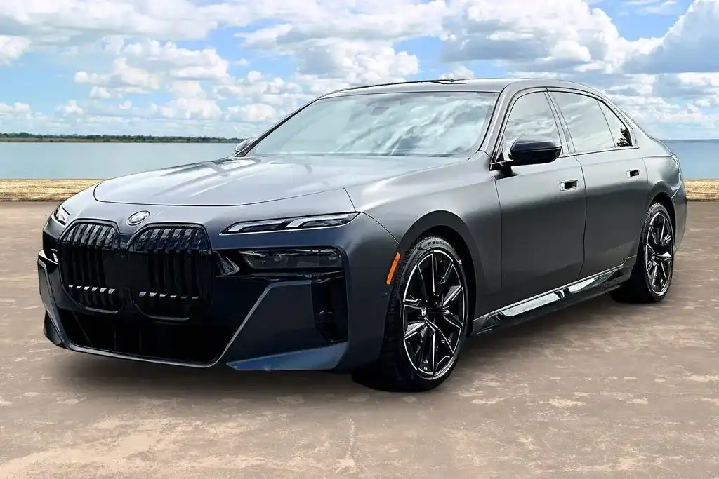 2023 BMW i7 xDrive60's photo