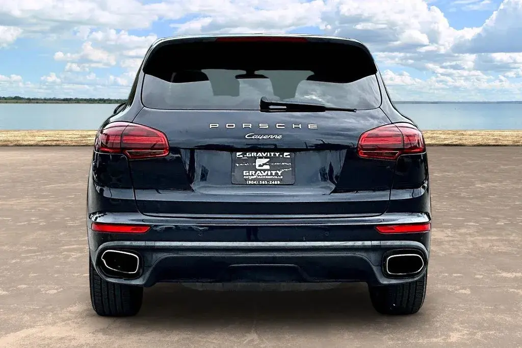 2017 Porsche Cayenne Base photo 5