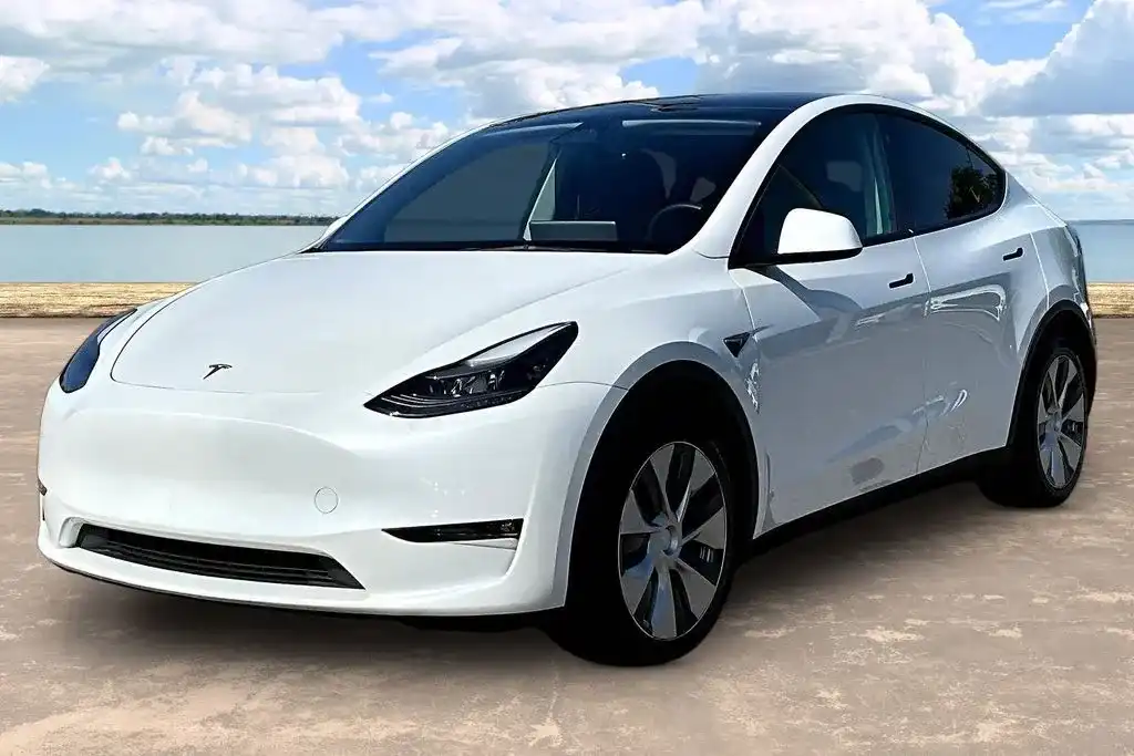 2023 Tesla Model Y Long Range Dual Motor All-Wheel Drive's photo