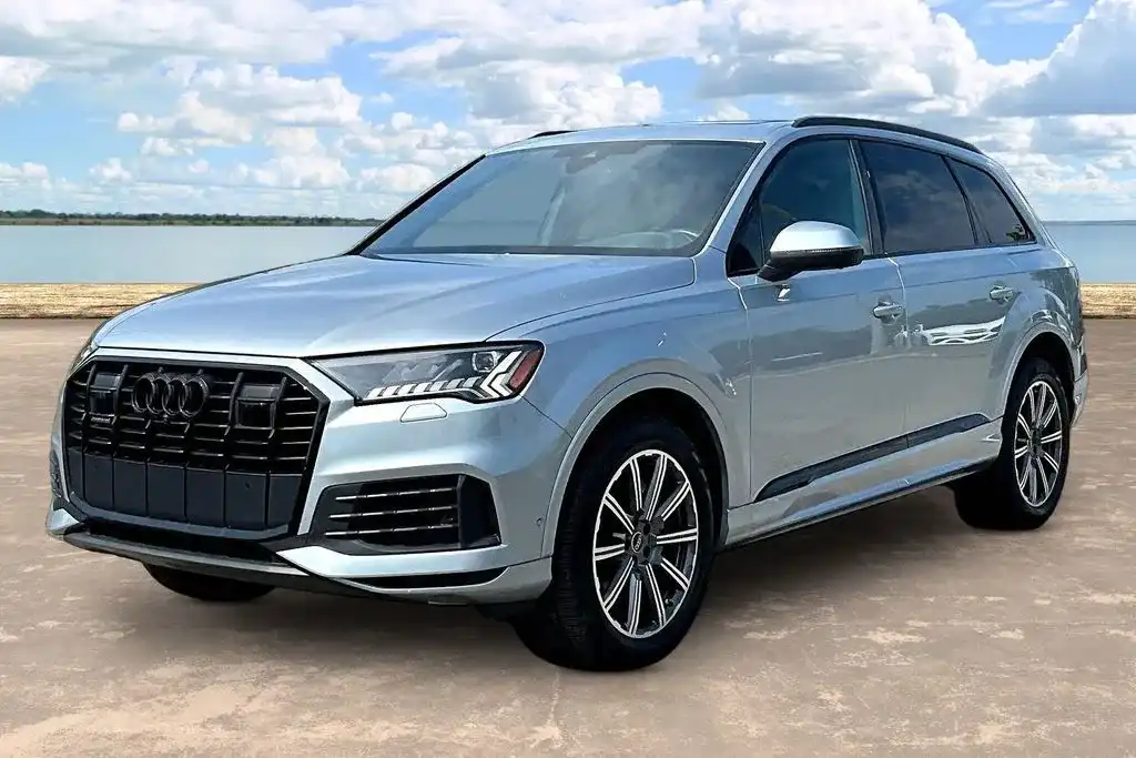 2023 Audi Q7 45 Premium Plus quattro Tiptronic's photo