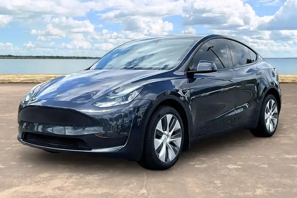 2024 Tesla Model Y Long Range Dual Motor All-Wheel Drive's photo