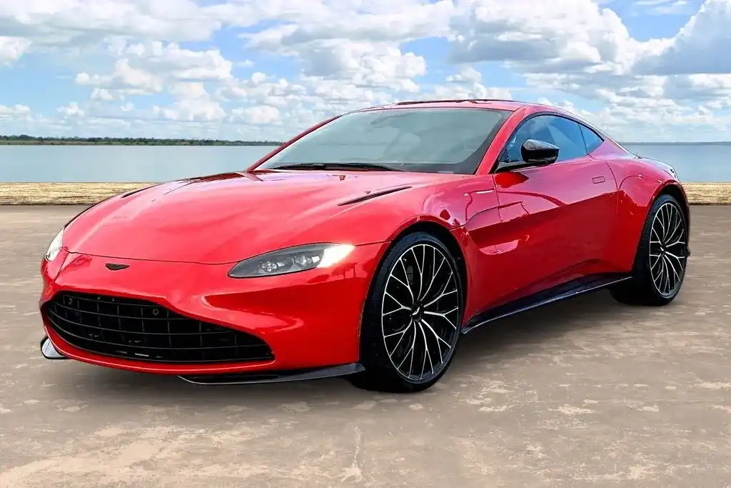 2022 Aston Martin Vantage F1's photo