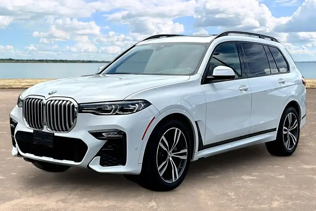 2021 BMW X7 xDrive40i's photo