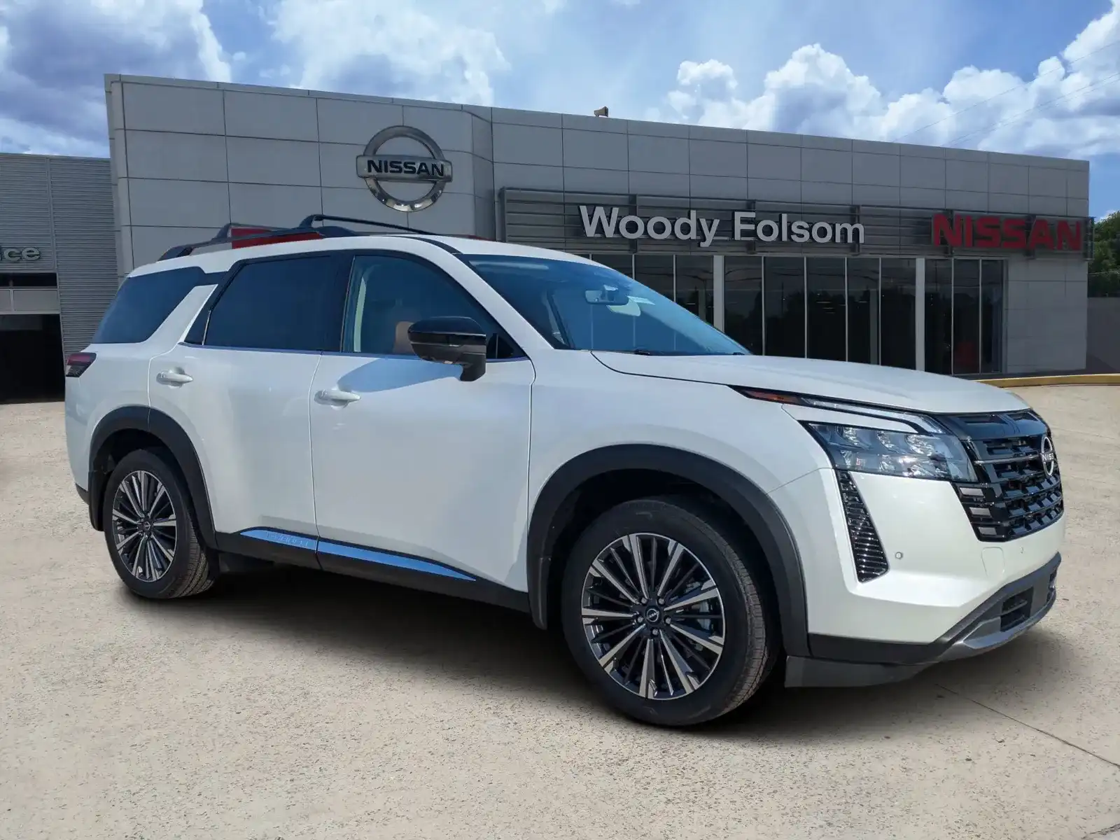 2026 Nissan Pathfinder Platinum FWD's photo