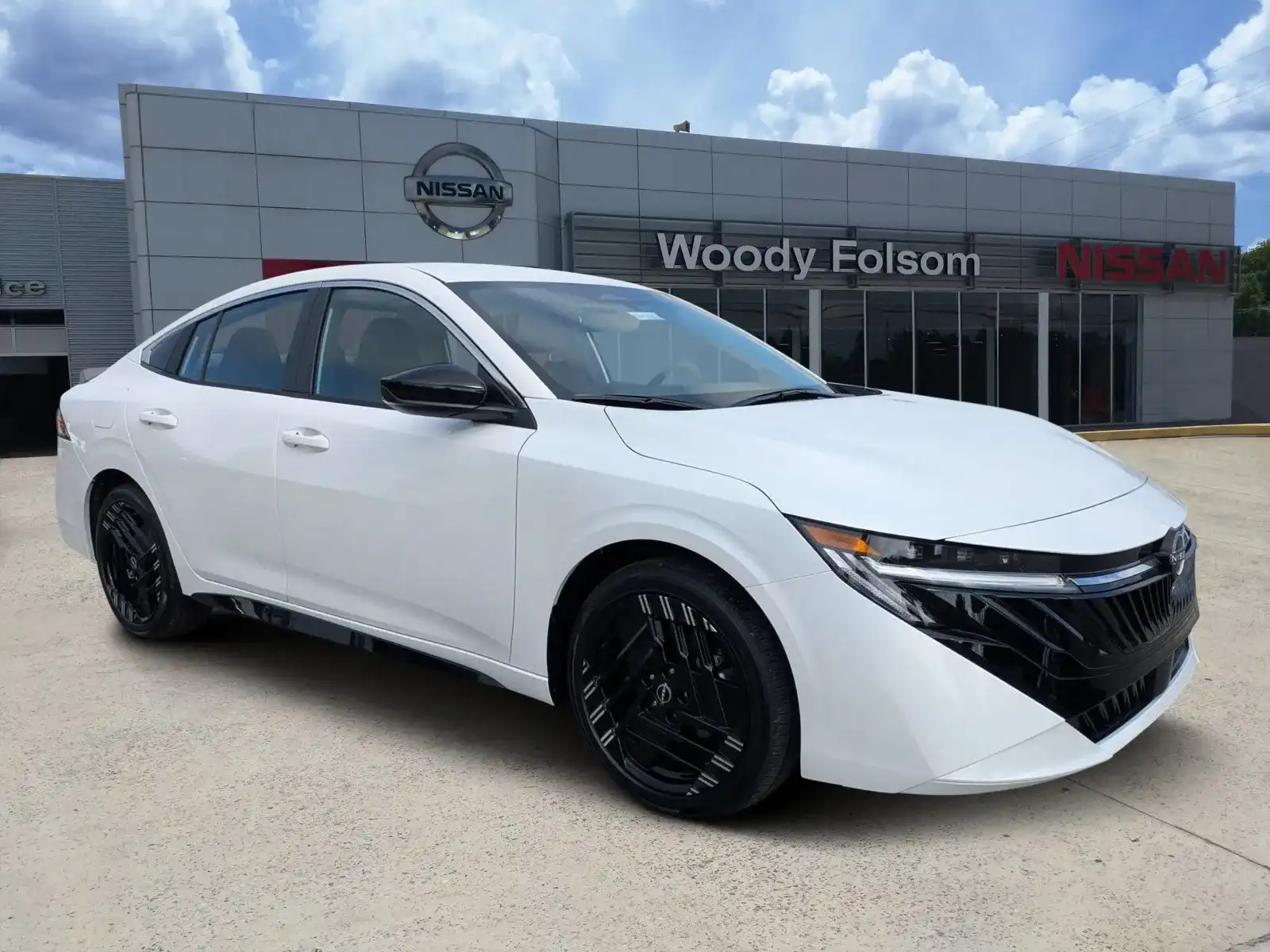 2027 Nissan Sentra SR CVT's photo