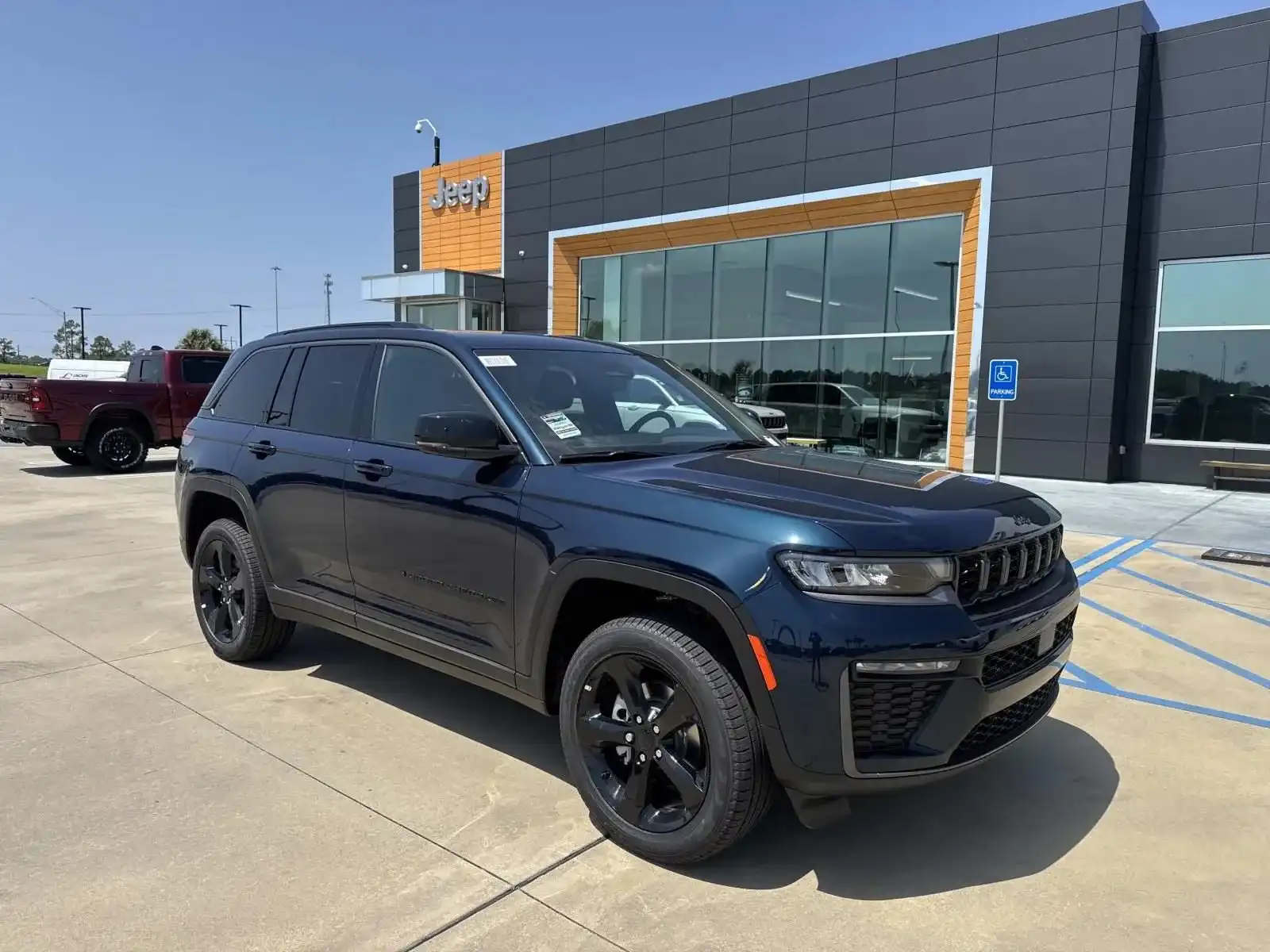 2026 Jeep Grand Cherokee Limited's photo