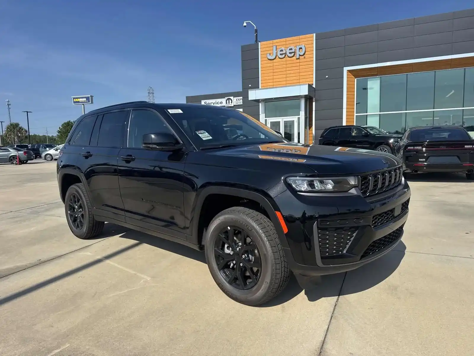 2026 Jeep Grand Cherokee Laredo Altitude's photo