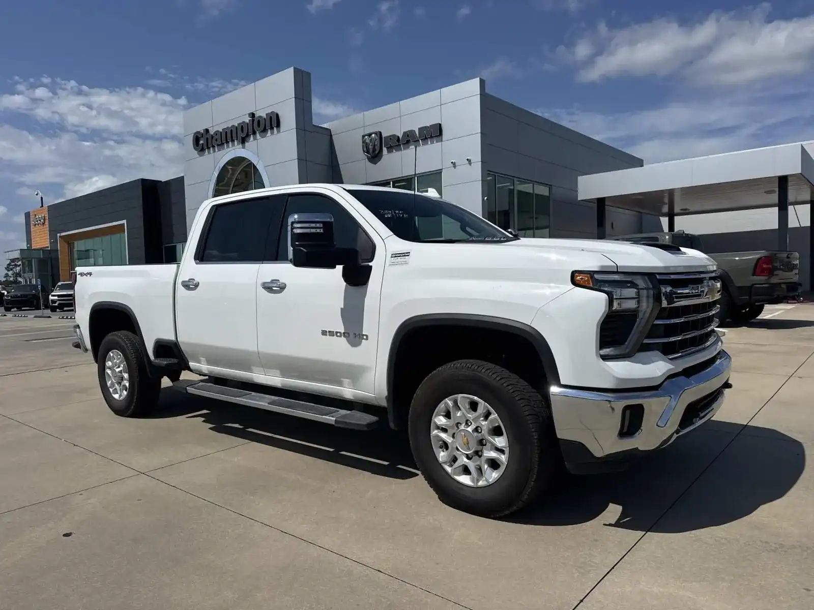 2026 Chevrolet Silverado HD LTZ 4WD Crew Cab Standard Box's photo