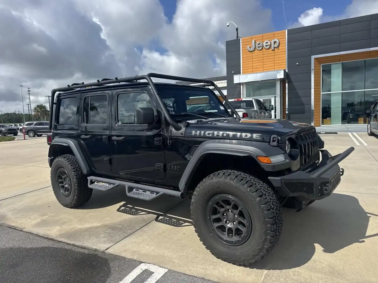 2023 Jeep Wrangler High Tide's photo
