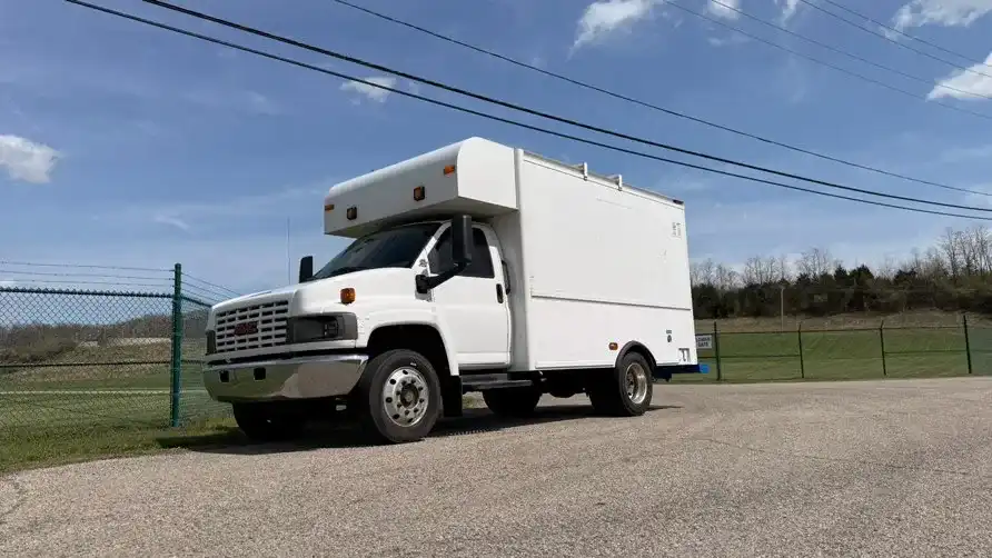 2009 GMC TopKick's photo