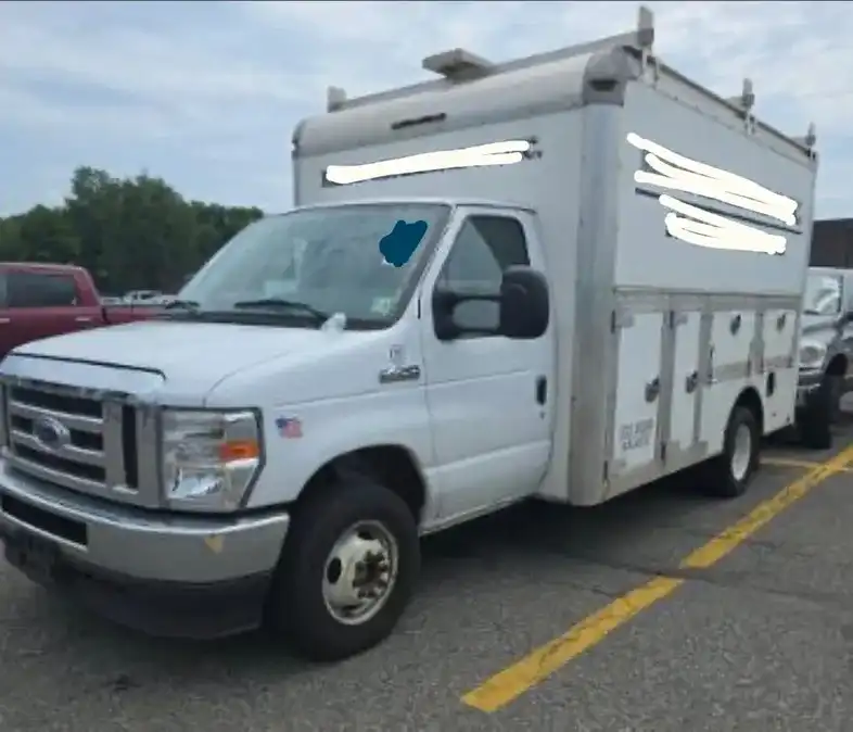 2022 Ford E-Series DRW E-450 Super Duty 158 in WB's photo