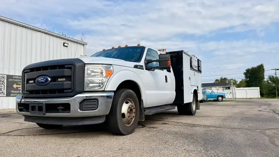 2015 Ford F-350 XLT SuperCab DRW 162 in's photo