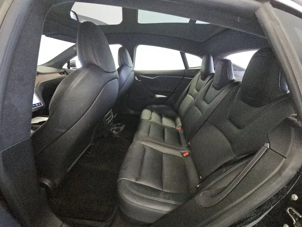 2021 Tesla Model S Long Range Plus photo 4