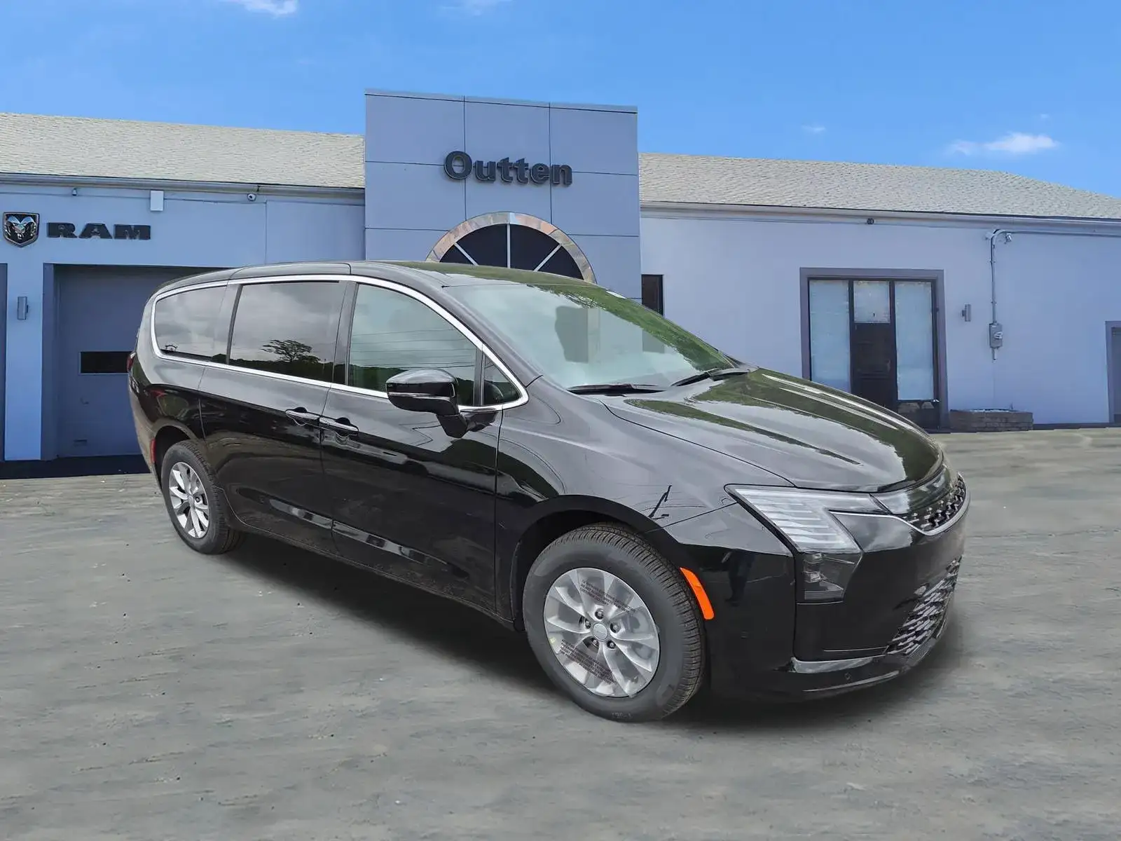 2027 Chrysler Pacifica Select AWD's photo