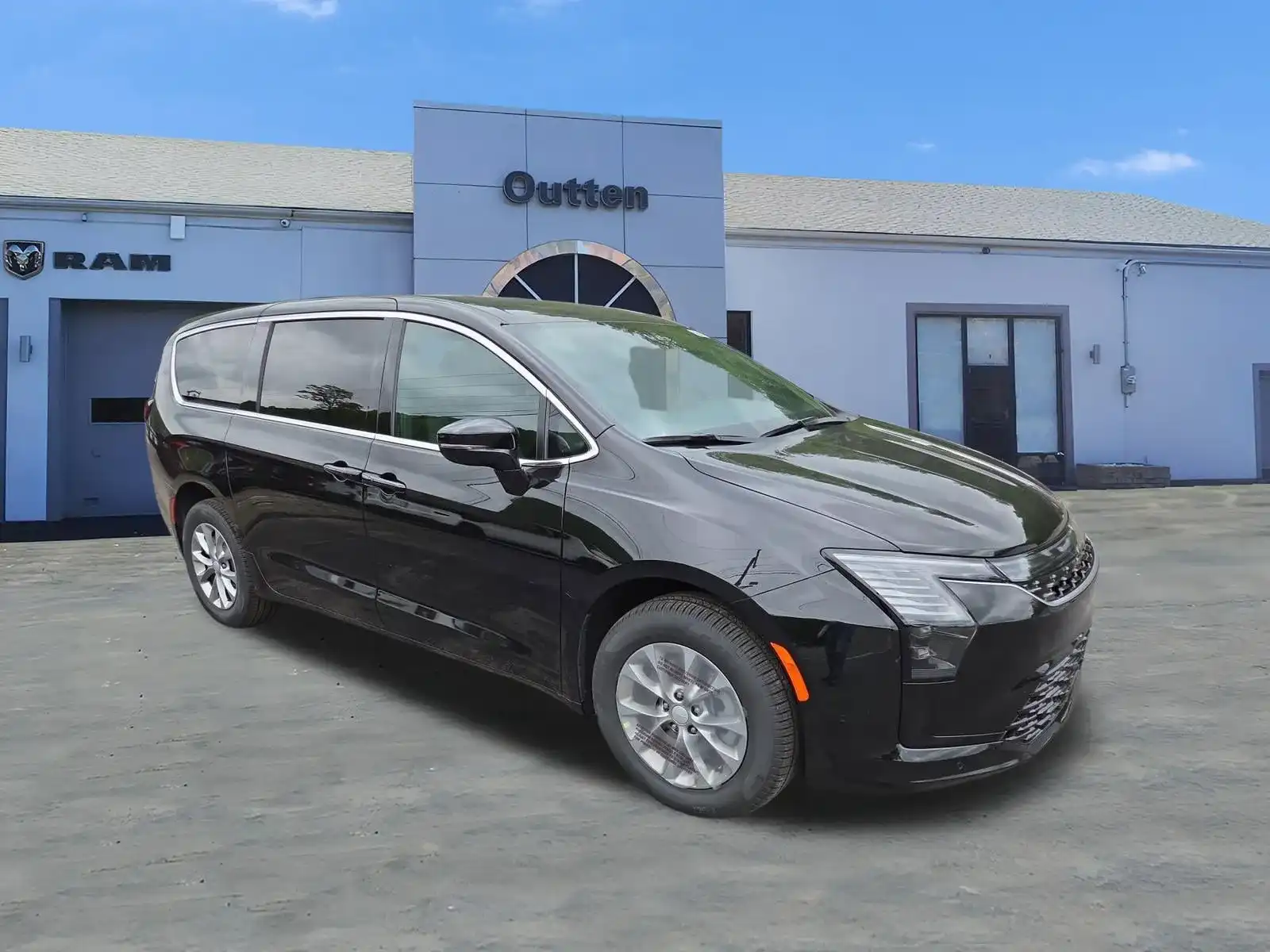 2027 Chrysler Pacifica Select AWD's photo