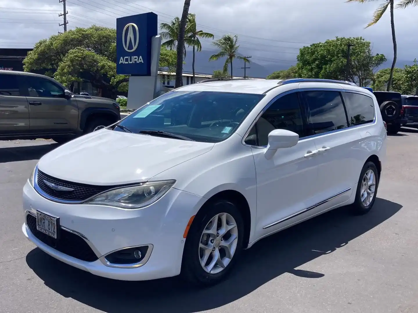2019 Chrysler Pacifica Touring L Plus's photo