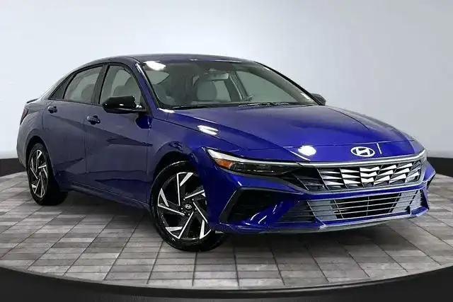 2025 Hyundai Elantra 2.0 Sport IVT SEL's photo