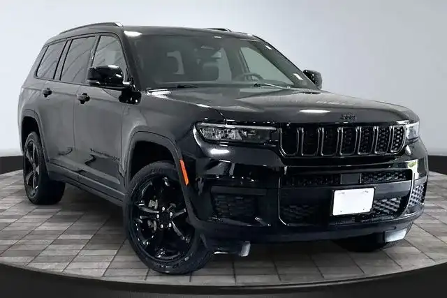 2023 Jeep Grand Cherokee L Altitude 4WD's photo