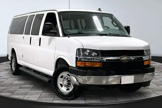 2017 Chevrolet Express LS 3500 Extended's photo