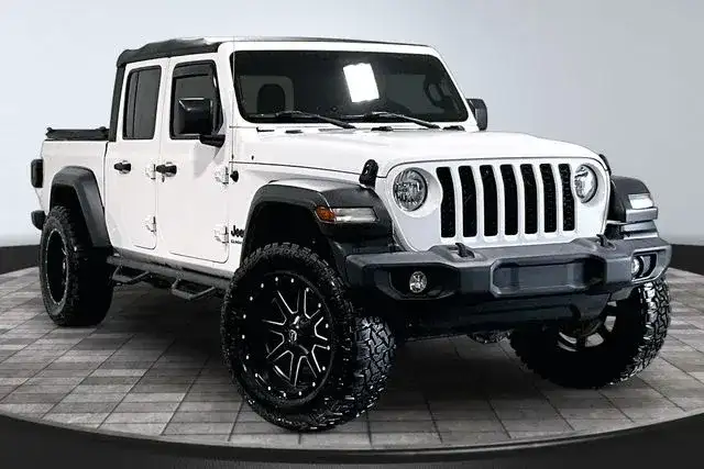 2020 Jeep Gladiator Sport S's photo