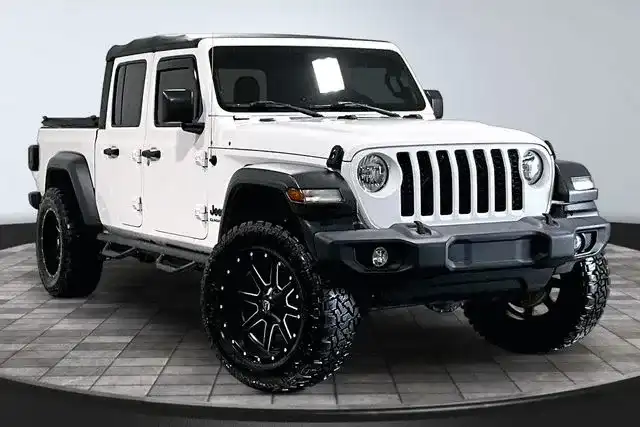 2020 Jeep Gladiator Sport S's photo