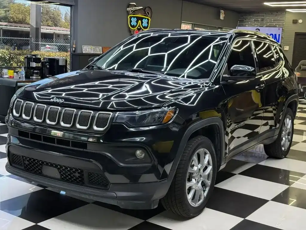 2022 Jeep Compass Latitude Lux 4X4's photo