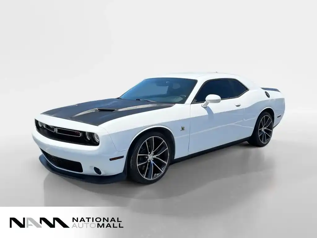 2016 Dodge Challenger Scat Pack's photo