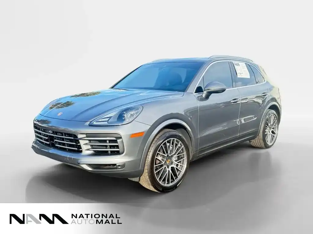 2022 Porsche Cayenne Base's photo