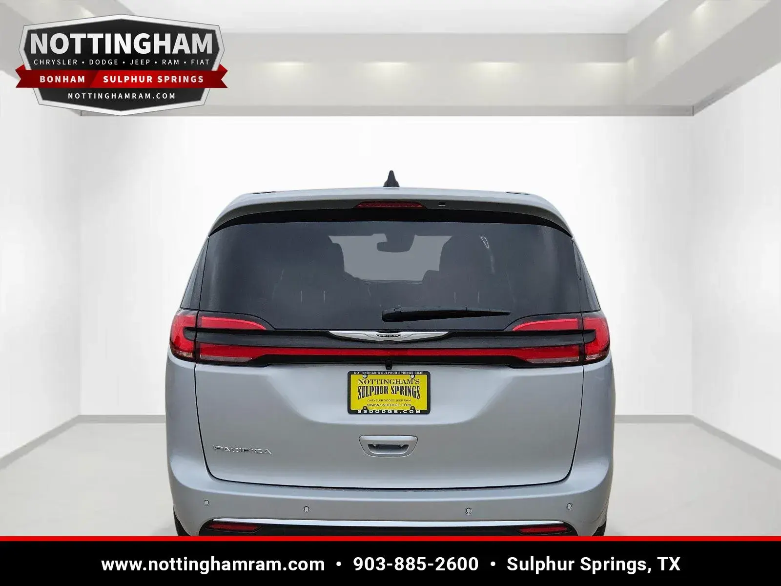 2026 Chrysler Pacifica Select photo 4