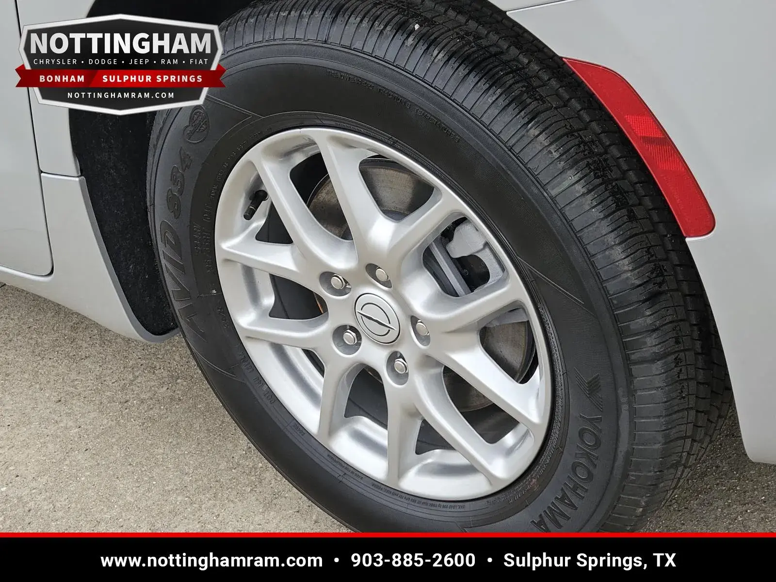 2026 Chrysler Pacifica Select photo 5