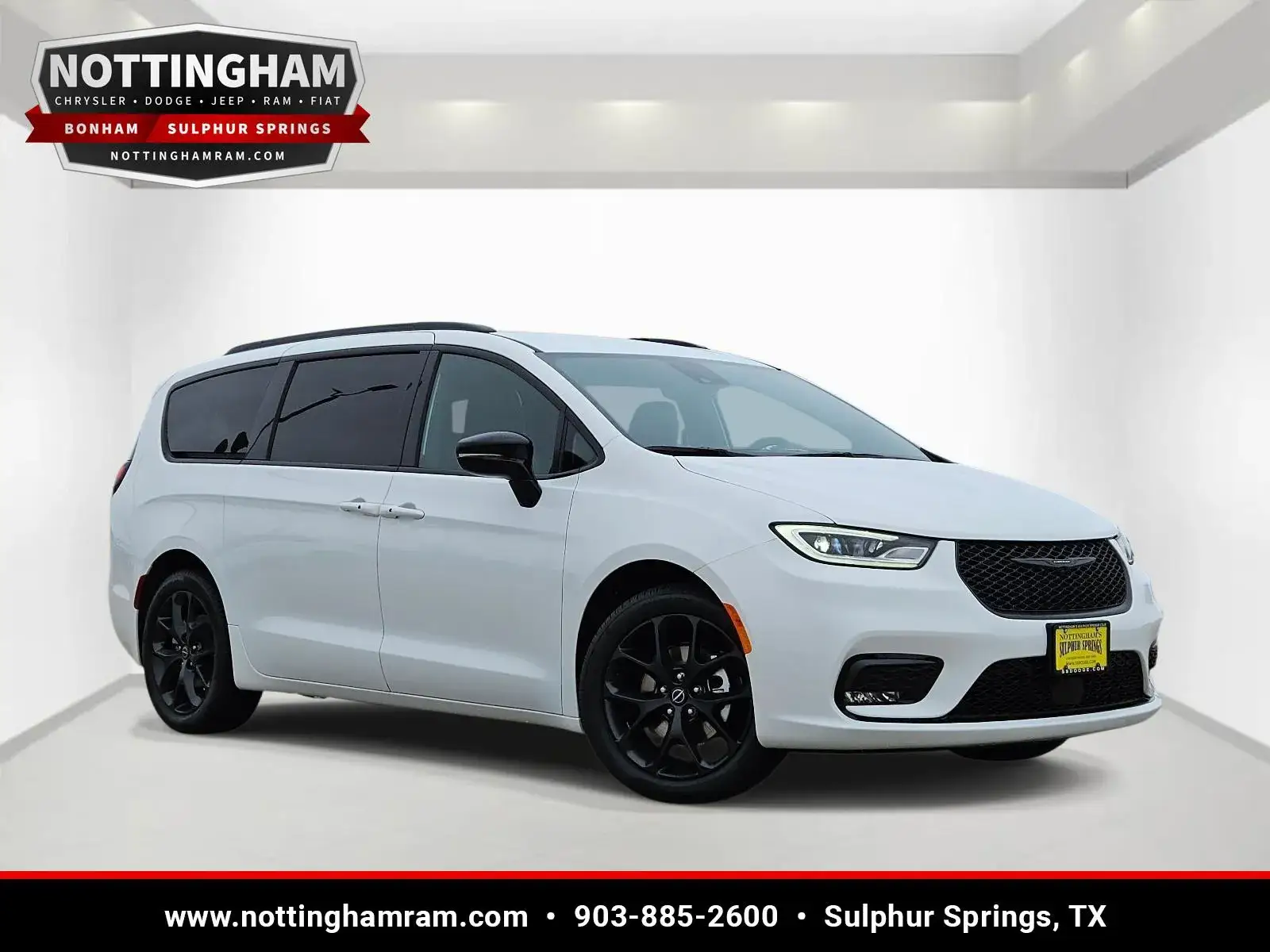 2026 Chrysler Pacifica Select photo 1