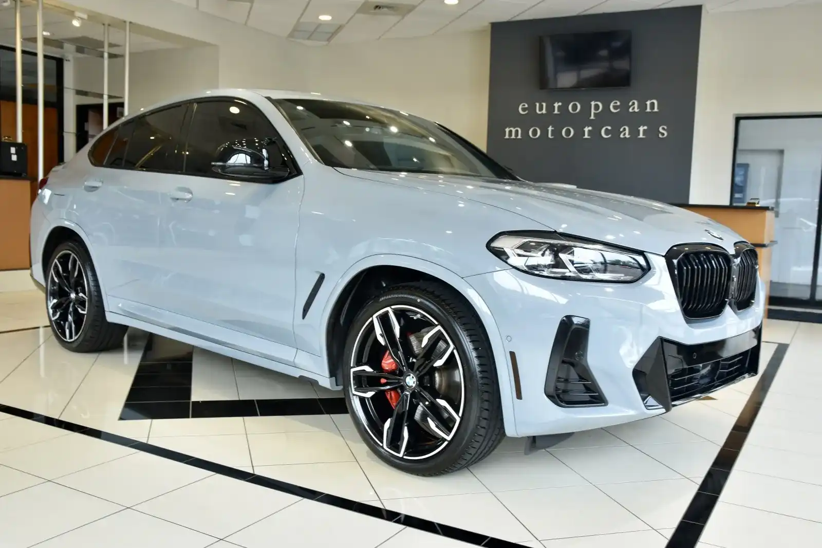 2022 BMW X4 M40i's photo