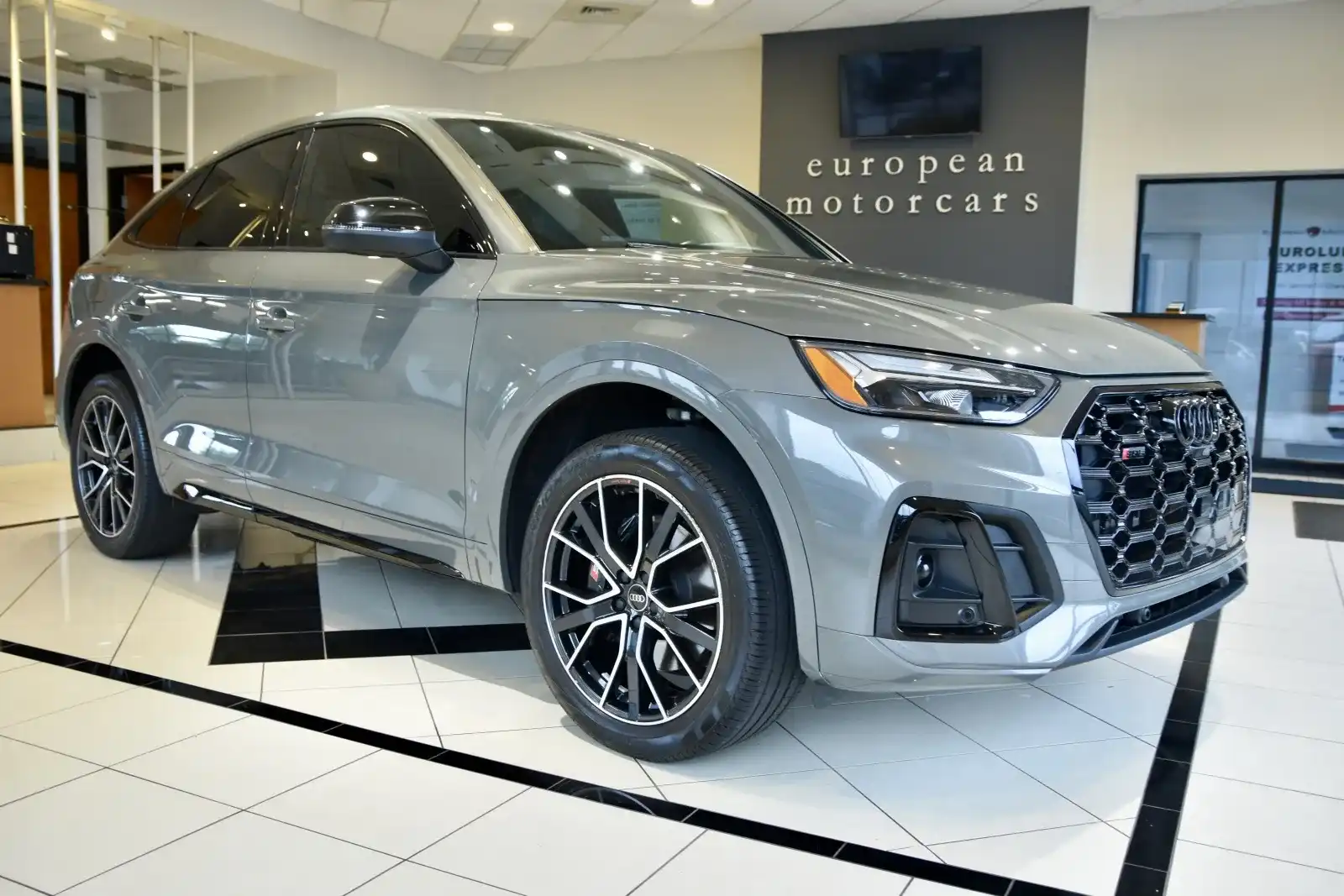 2023 Audi SQ5 Sportback Premium Plus's photo