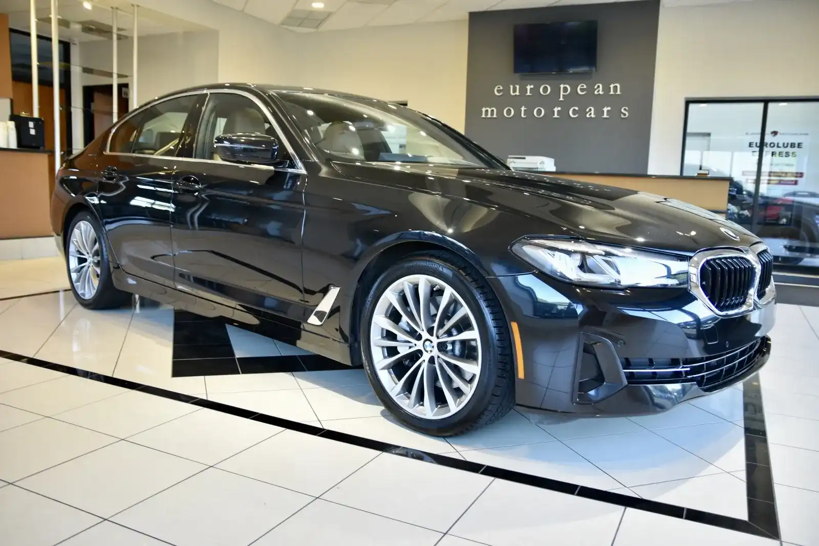 2022 BMW 5 Series 530i xDrive Sedan's photo