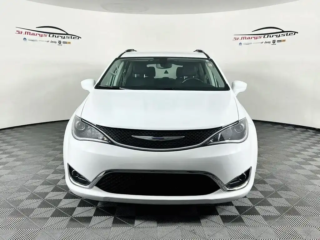 2020 Chrysler Pacifica Touring L Plus's photo