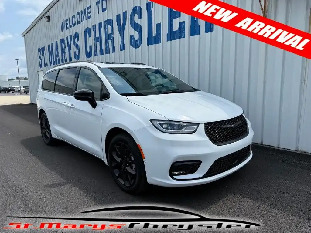 2025 Chrysler Pacifica Limited AWD's photo