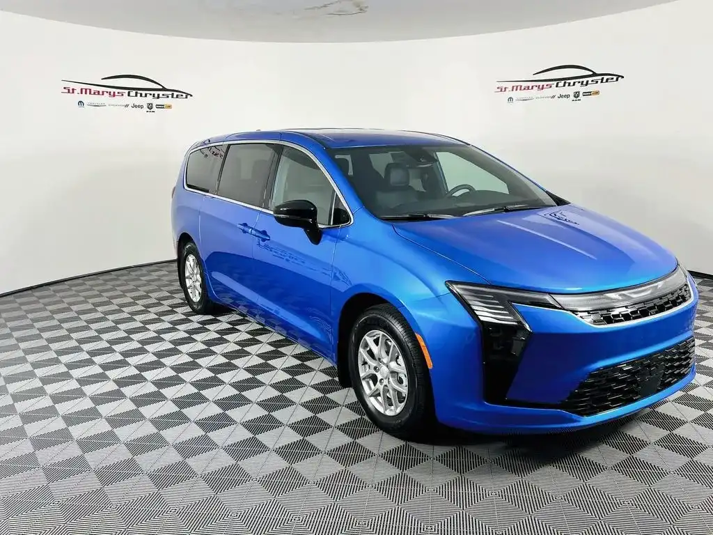 2027 Chrysler Pacifica Select's photo